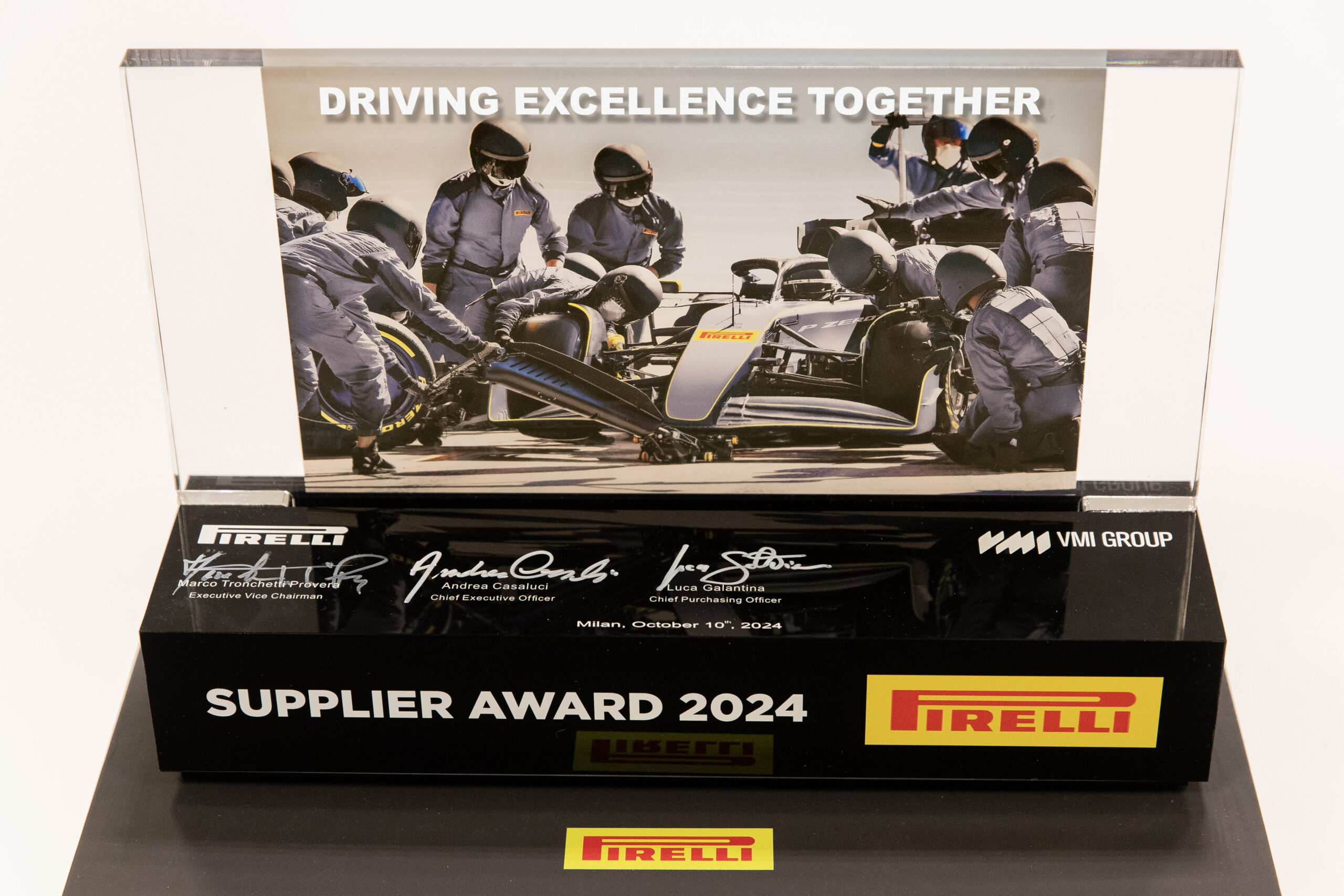 https://vmi-group.com/app/uploads/2024/10/2024-10-PIRELLI-supplier-award-scaled.jpg